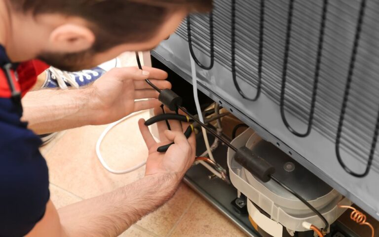 Equipos de Refrigeración para Media Temperatura: Cómo Limpiar, Afinar y Mantener daikin-limpieza-media-temperatura